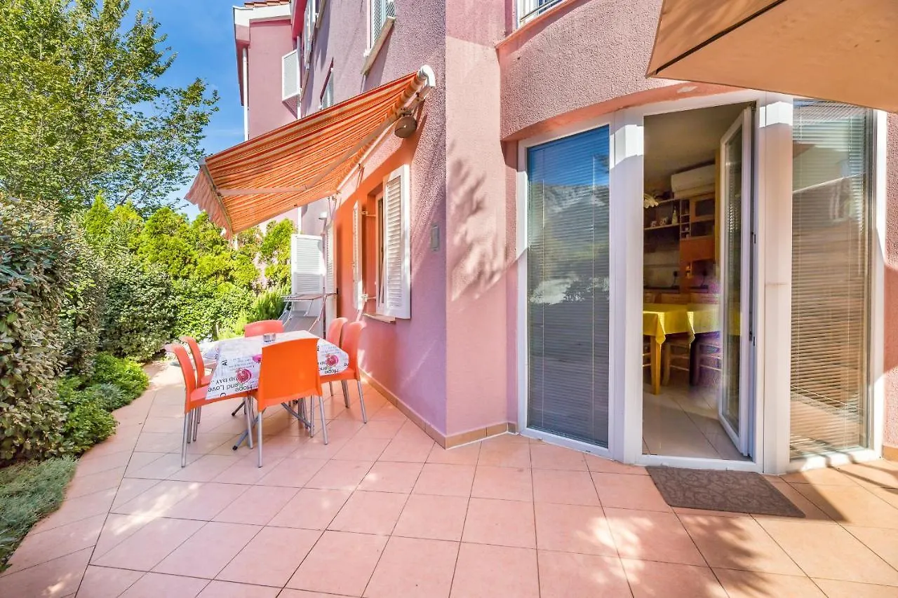 Apartments Lovorka Baska