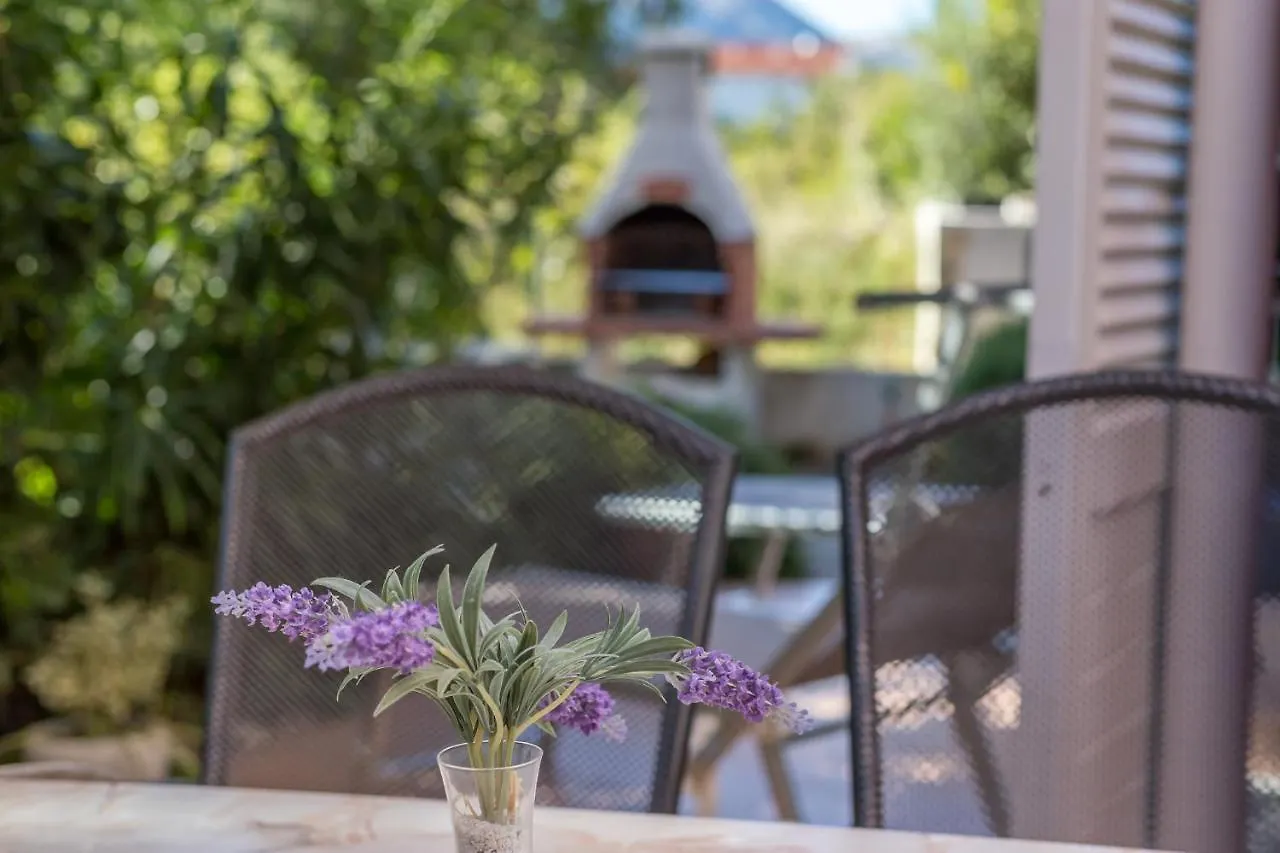 Apartments Lovorka Baška