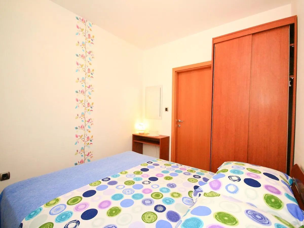 Apartments Lovorka Baška 0*,  Chorvatsko