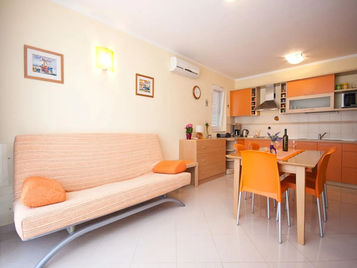 Apartments Lovorka Baska